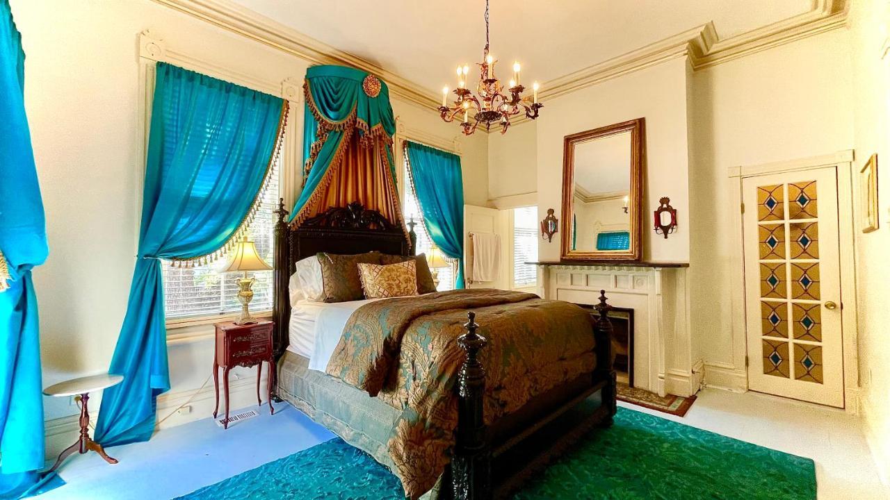 Amethyst Garden Bed & Breakfast Savannah Luaran gambar