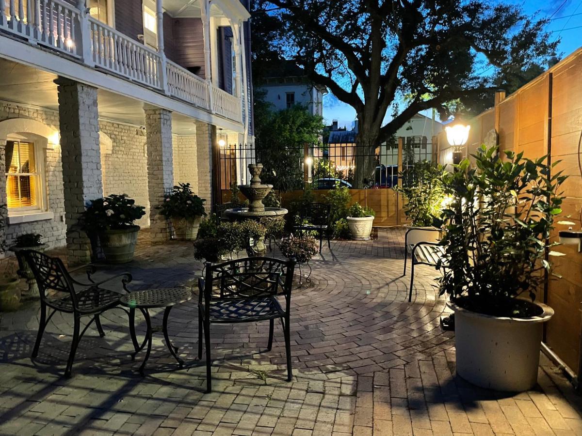 Amethyst Garden Bed & Breakfast Savannah Luaran gambar