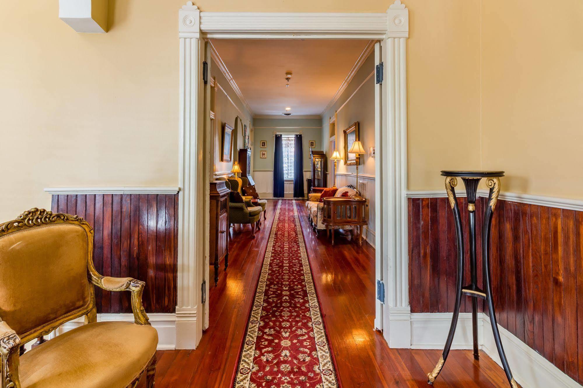 Amethyst Garden Bed & Breakfast Savannah Luaran gambar