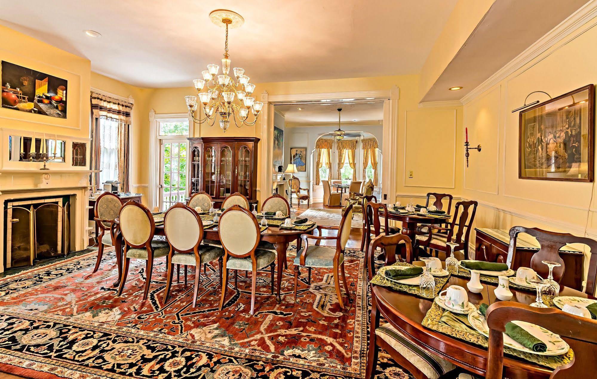 Amethyst Garden Bed & Breakfast Savannah Luaran gambar